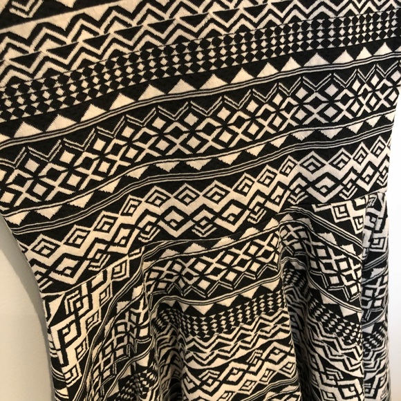 Aztec Pattern Skater Dress w/ Cap Sleeves - Picture 5 of 6